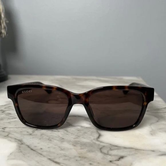 GUCCI| SQUARE TORTOISE SUNGLASSES - Picture 3 of 12